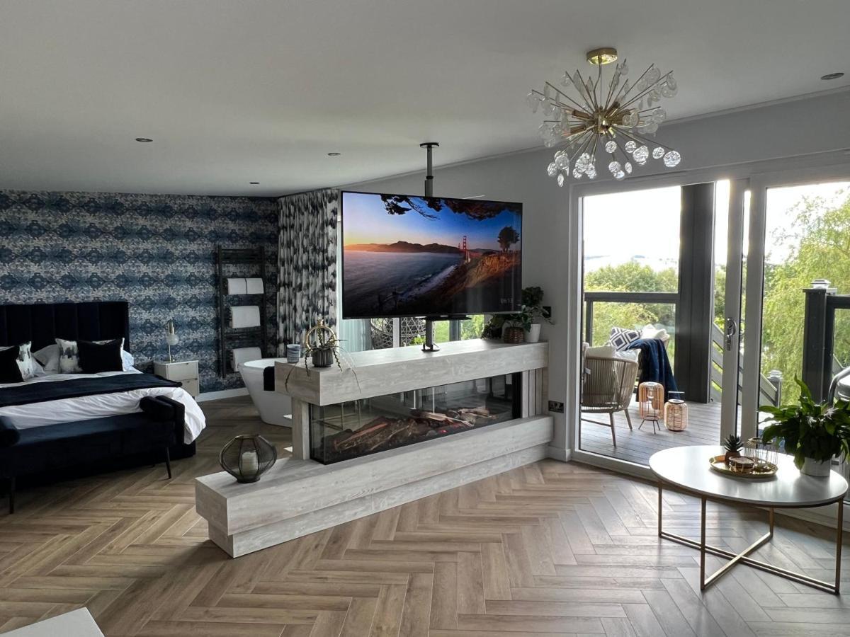 Loudoun Mains Luxury Lodges Newmilns Buitenkant foto